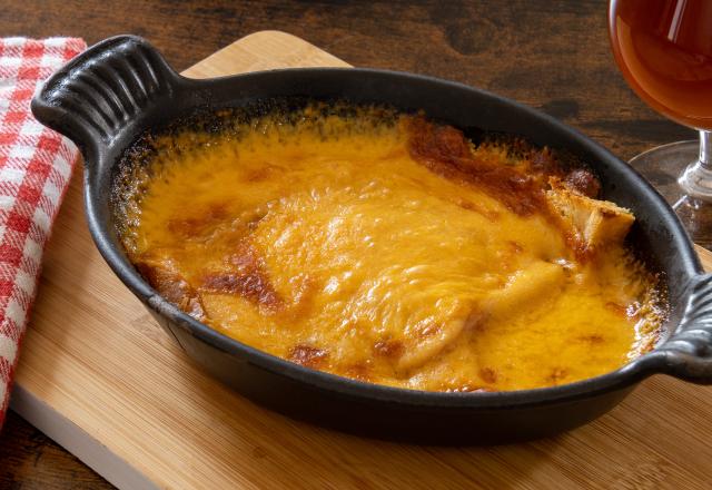 Idéal pour le week-end, découvrez comment faire un welsh bien gratiné au cheddar !