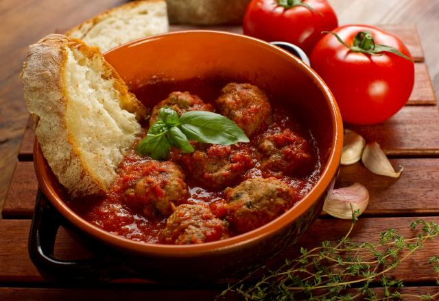 Cette savoureuse recette italienne va vous permettre de transformer du pain rassis en des boulettes gourmandes