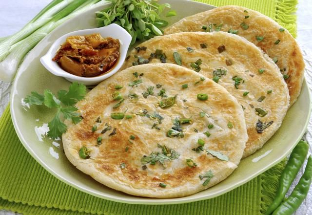 Pains indiens paratha aux épinards et épices