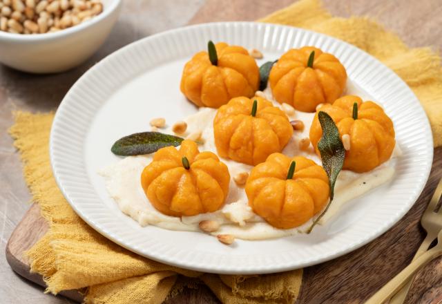 Voici comment faire simplement des gnocchis en forme de citrouilles pour Halloween !