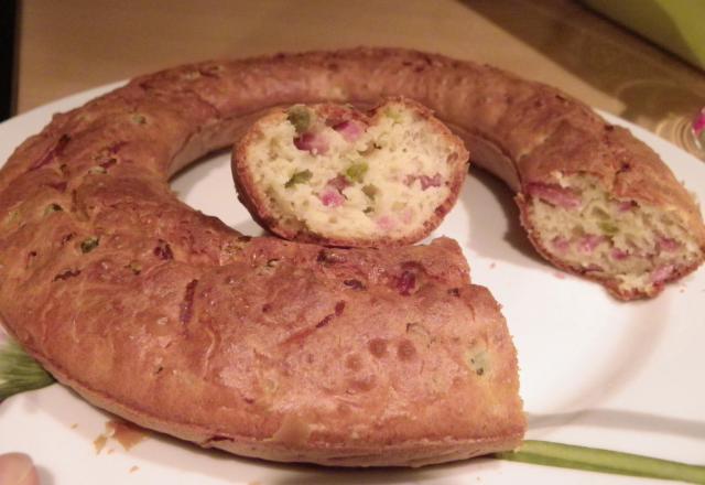 Cake jambon, petits pois, gruyère.....