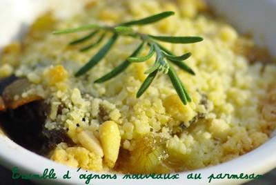 Crumble d'oignons nouveaux au parmesan