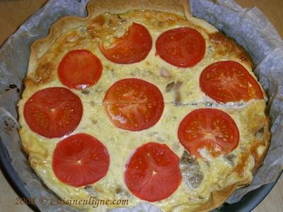 Quiche au thon, saumon et à la tomate