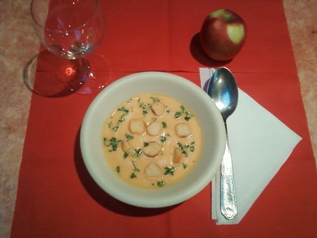 Soupe aux carottes au curry et lait de coco