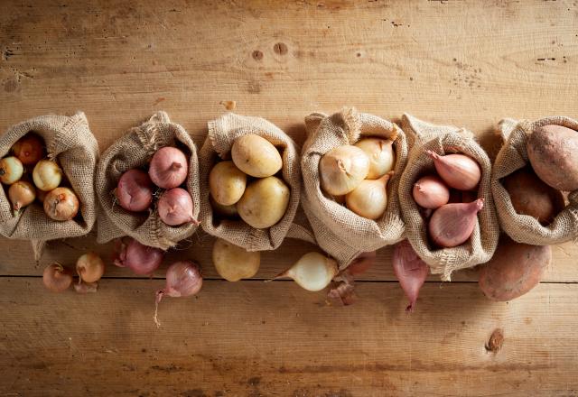 Pourquoi vous ne devez jamais ranger vos pommes de terres et vos oignons ensemble ?