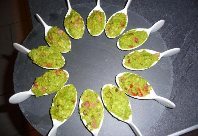 Purée d'avocat aux lardons