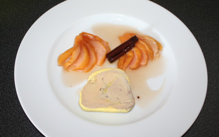 Foie gras mi cuit, poires aux épices