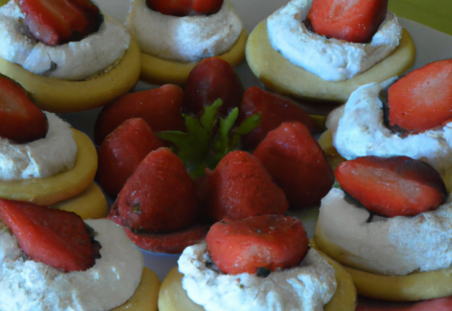 Sablés aux fraises, chantilly au chocolat blanc