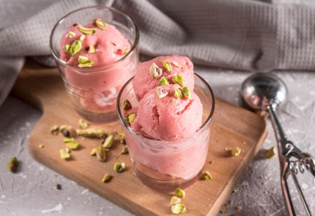 Glace minute fraises et pistaches