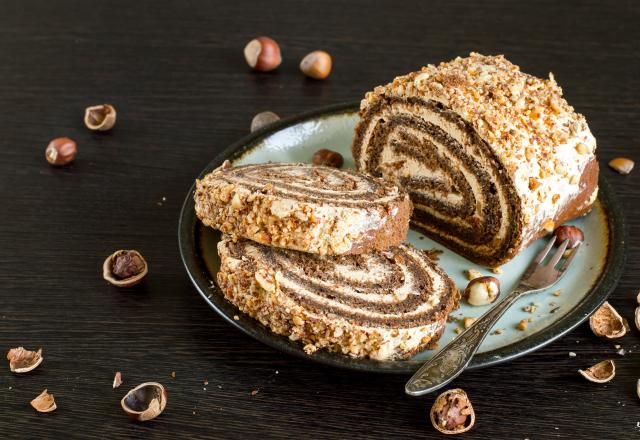 Le pâtissier Christophe Michalak partage sa recette pour réaliser un roulé à la noisette digne de sa boutique !