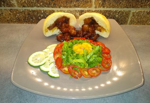 Bāo zi, Banh Bao (petit pain farci et cuit à la vapeur)