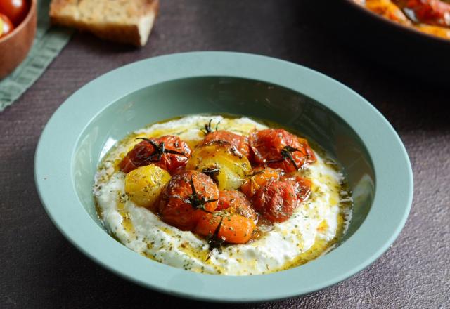 “Simple et tellement bon !” : ce crémeux de feta aux tomates cerises confites va vous faire succomber