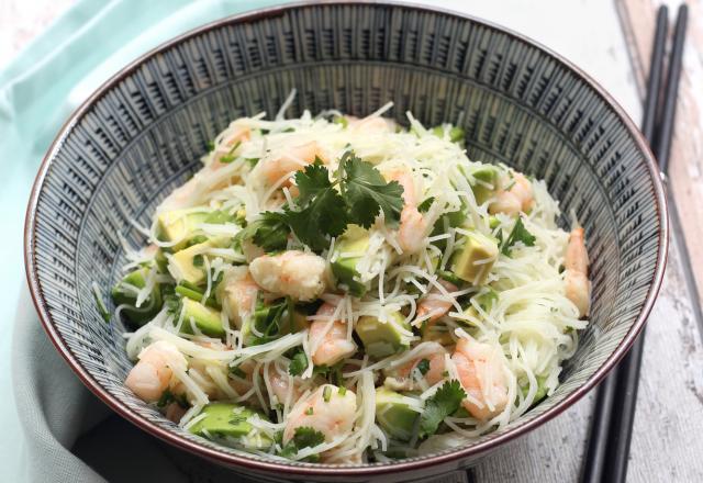 Salade de vermicelles de riz, crevettes et avocat