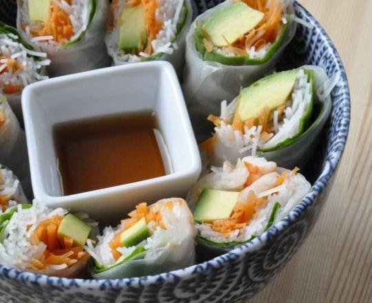 Rouleaux de printemps avocat crevettes