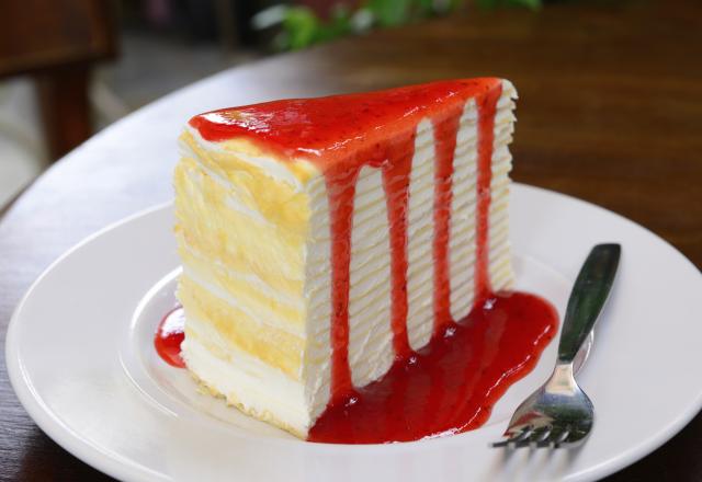 Gâteau de crêpes au citron et son coulis de fraises