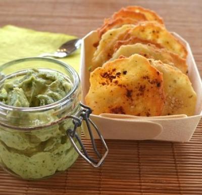 Tuiles au parmesan et guacamole