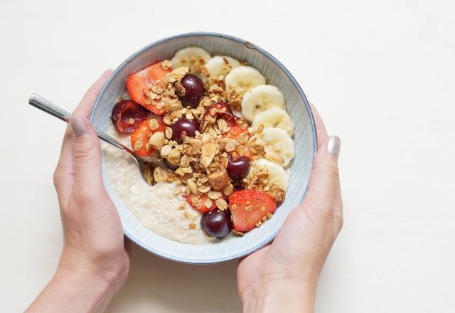 Porridge ultra rapide aux fraises et aux cerises