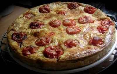 Clafoutis aux tomates cerises, parmesan et pesto