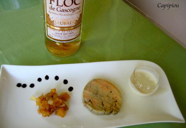 Chutney de pomme au Floc, crème d'ail et foie gras