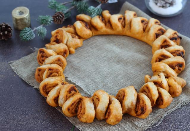 Couronne apéritive de Noël au pesto rouge