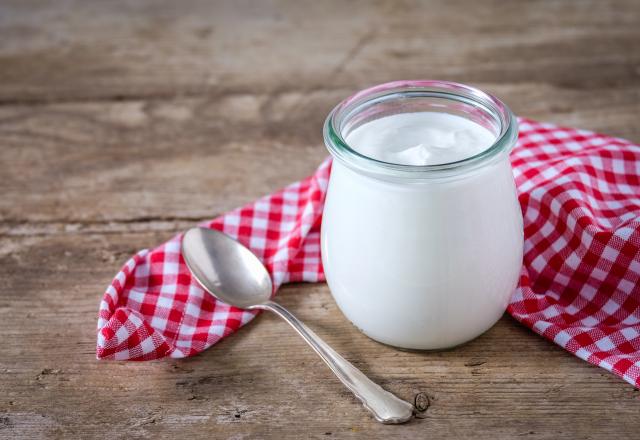 Pourquoi même les yaourts natures contiennent tout de même du sucre ?