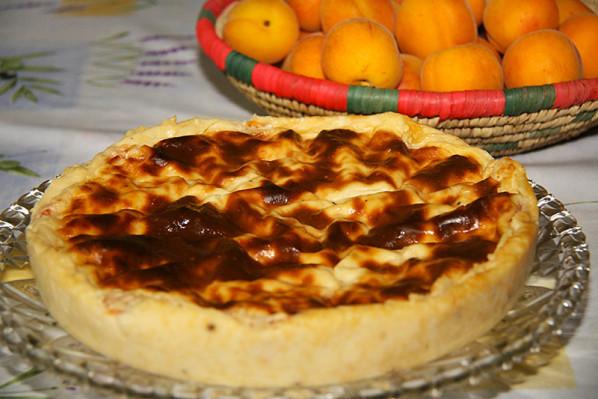 Flan pâtissier sans fond aux abricots