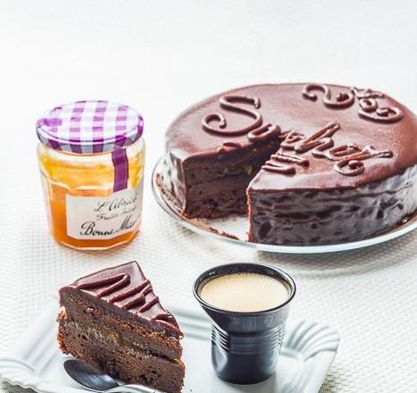 Sacher Torte à la confiture d'abricots Bonne Maman