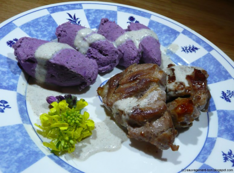 Purée violette au lépiotes et agneau grillé