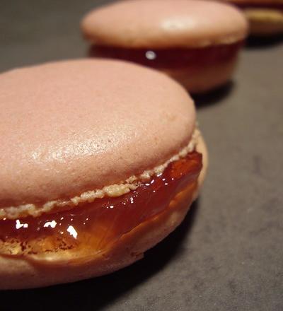 Macarons au confit de fleurs de rose