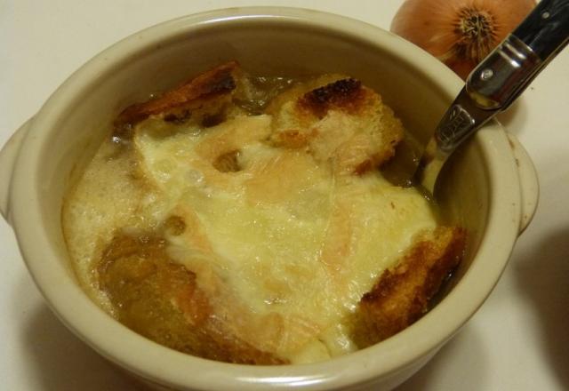 Soupe gratinée à l'oignon et au Munster