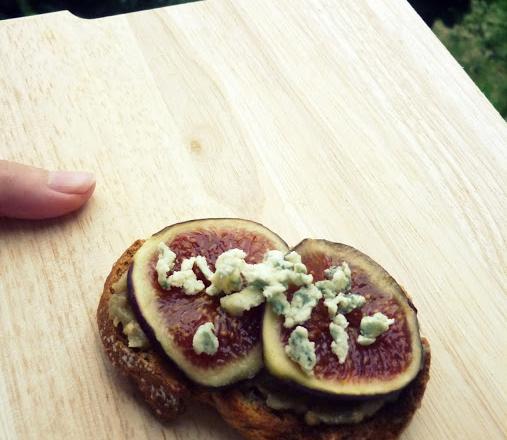 Bruschetta aubergine, figues et bleu d'Auvergne