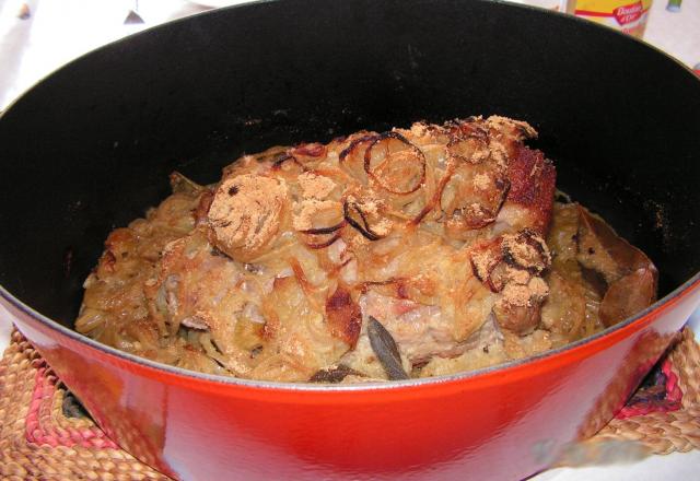 Rôti de porc aux oignons