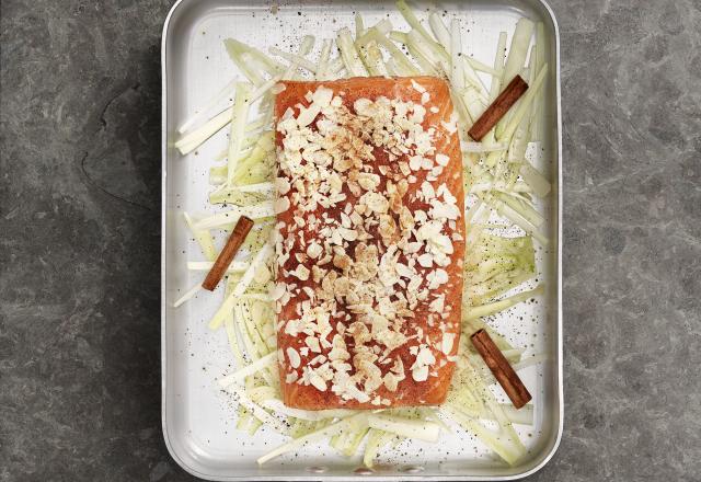 Saumon de Norvège au four aux amandes, à la cannelle et au fenouil