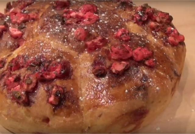 Brioche aux pralines roses