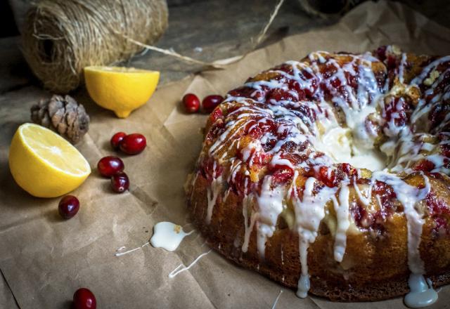 Gâteau aux cranberries et citron glacé