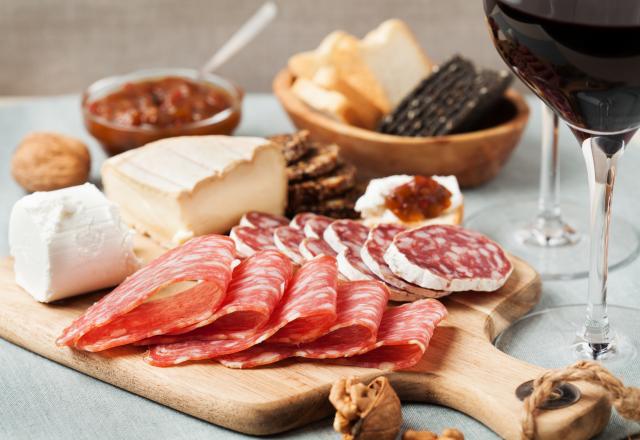 Charcuterie : comment bien la conserver pour préserver son goût et éviter la prolifération de bactéries cet été ?