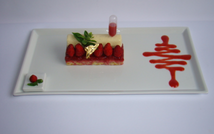 Fraises des bois, basilic et toblerone blanc.....comme un fraisier