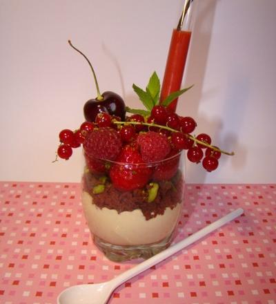 Verrine mascarpone citron vert, brownie, fruits rouges et sion coulis fraise vanille Bourbon