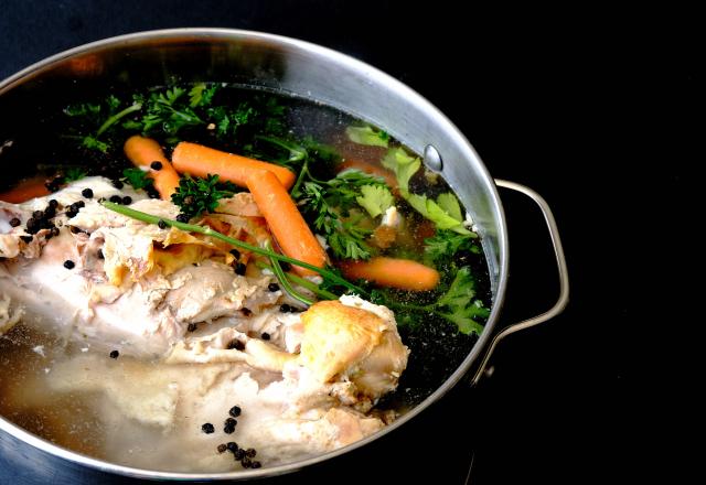 Comment faire un bouillon avec un reste de poulet ?