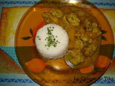 Curry de poulet à la mangue et sa sauce coco