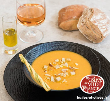 Velouté de butternut foie gras et noisettes