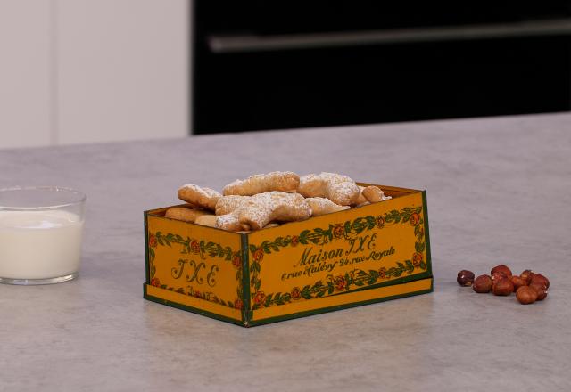 Biscuits aux noisettes façon croissants de lune