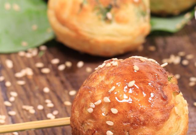 Aebleskivers salés au crabe, à la coriandre et au citron vert (crêpes danoises)