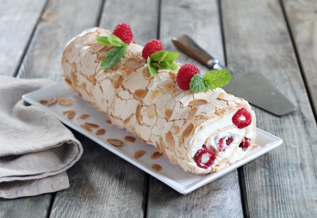 Gâteau roulé meringé aux fruits rouges