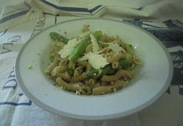 Pates à la crème d'asperge et d'avocat