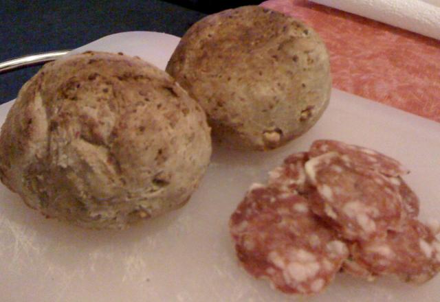 Petits pains aux noix et au gruyère