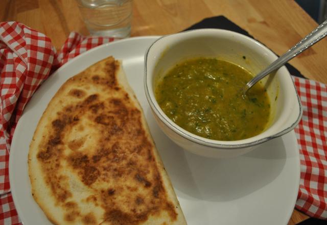 Soupe à la courge Butternut, poireau et celeri en branche