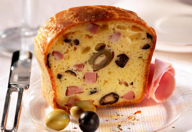 Cake jambon, olives et Camembert le Rustique