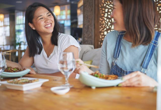 “Les early dinner” : pourquoi les Français ont tendance à dîner de plus en plus tôt au restaurant ?