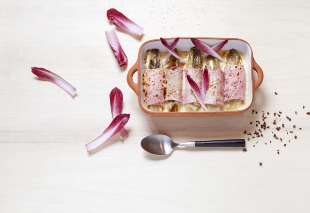 Endives braisées au miel, roulées au jambon et plumes d’endives